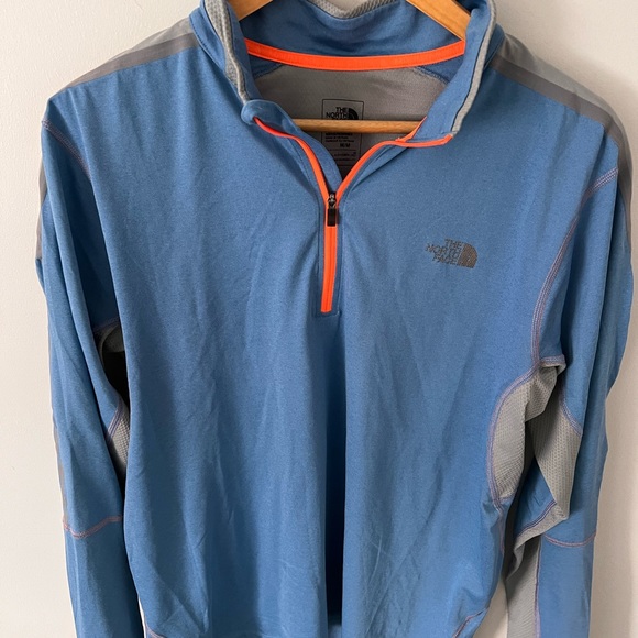 NorthFace 1/4 Zip - Picture 2 of 3